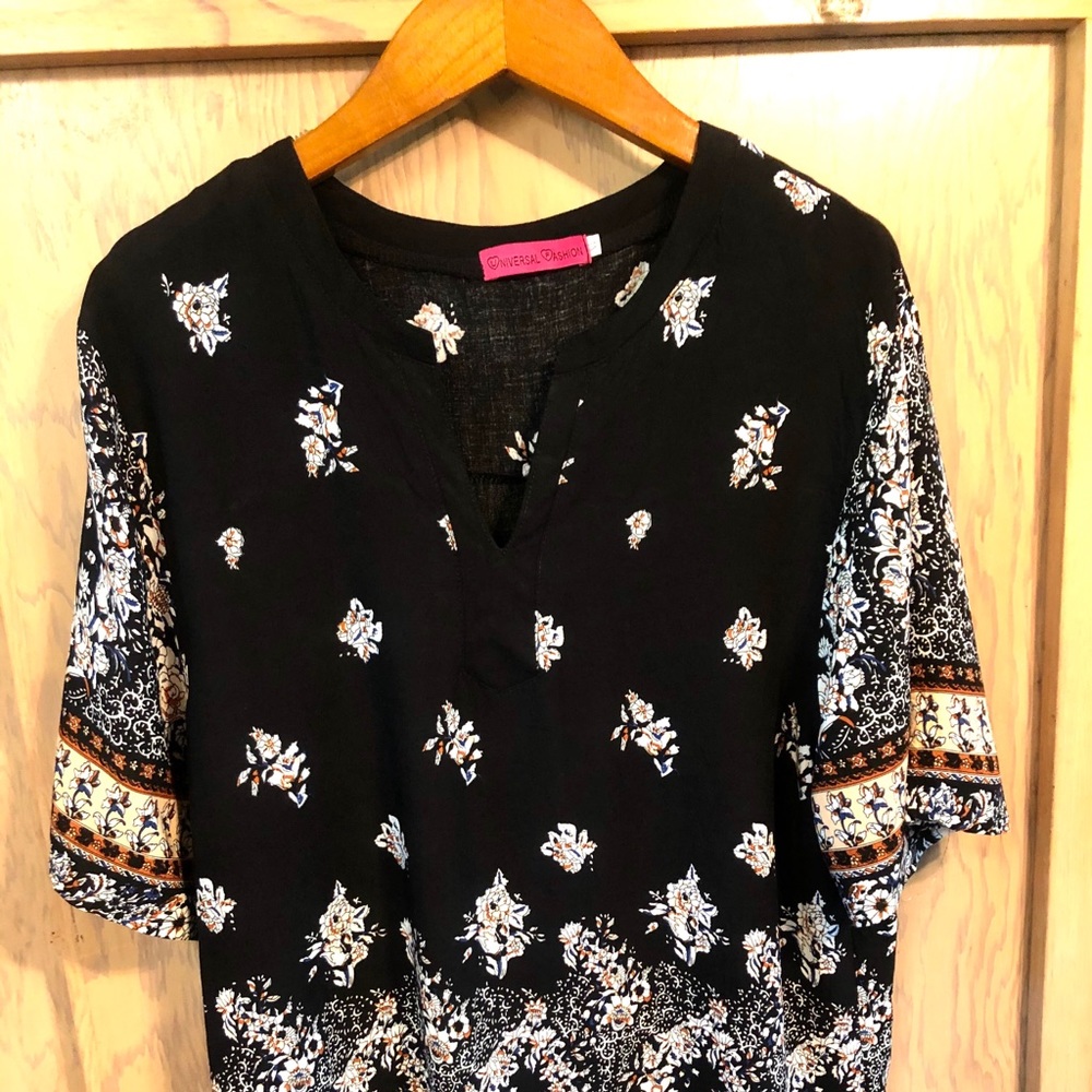 Black print tunic top